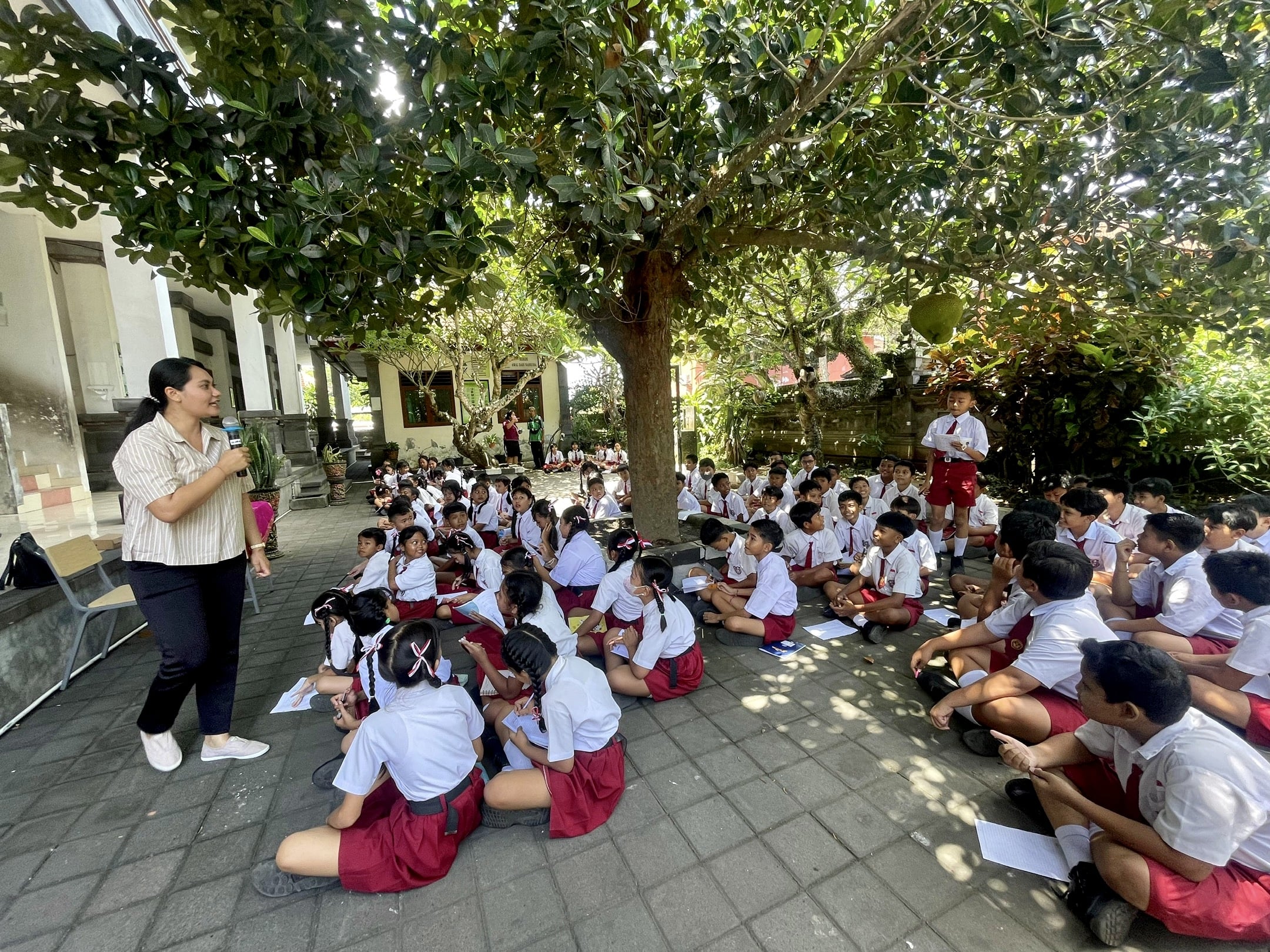 Antusiasme Siswa Menjawab Pertanyaan dari Narasumber (Dok SD No. 4 Sading)